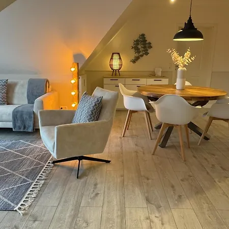 Oewern Diek App 47 *