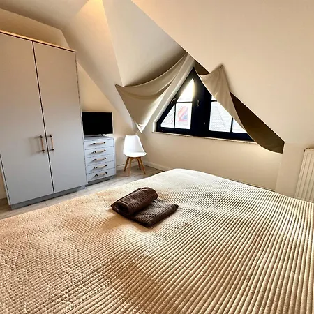 Oewern Diek App 47 *